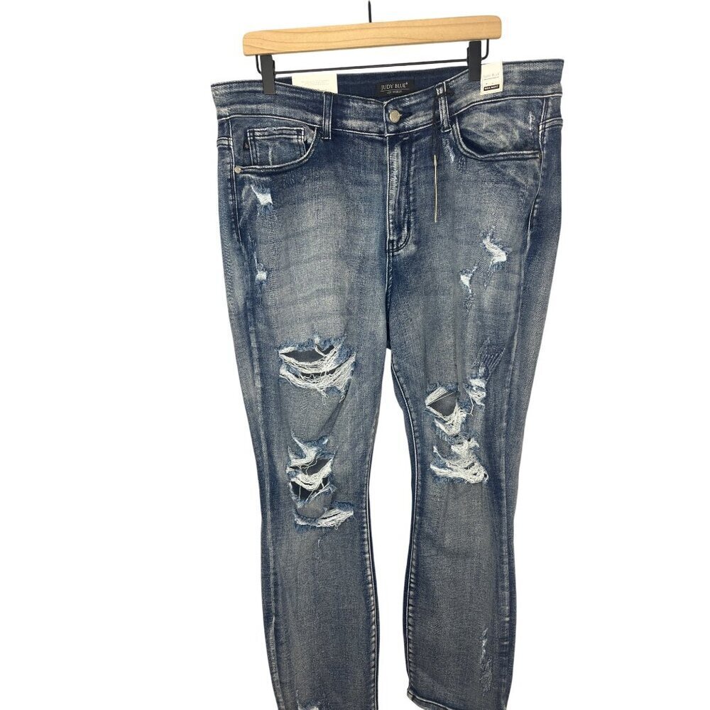 Judy Blue High Waist Boyfriend Fit Jeans NEW Size 20W Distressed Stone Wash - Picture 8 of 9